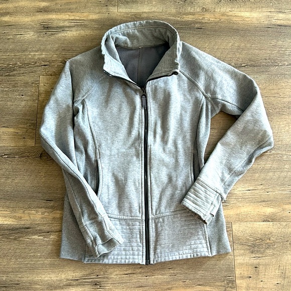 Lululemon zip up sweater size 8 - Picture 5 of 5